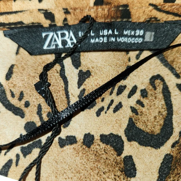 NWT Zara Animal Print Lace Up Front Ruffle Top Size L Long Sleeves Black/Brown - Picture 9 of 16